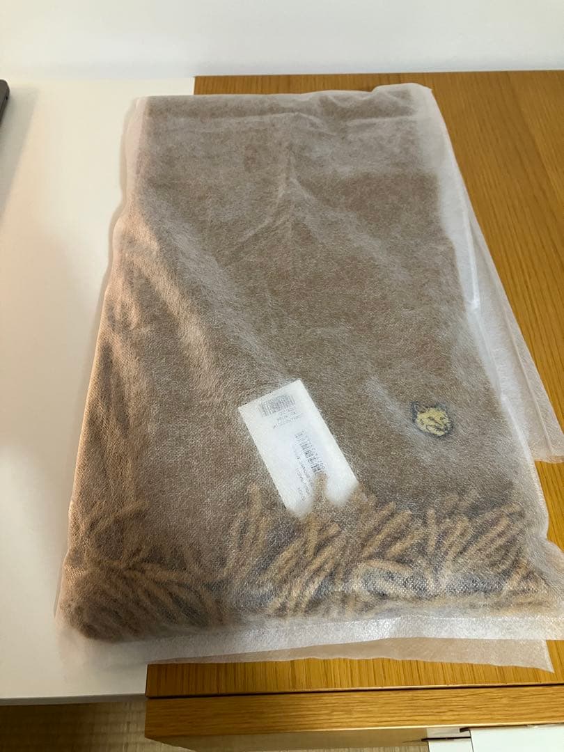 【新品未使用】メゾンキツネ　マフラー　MAISON KITSUNE