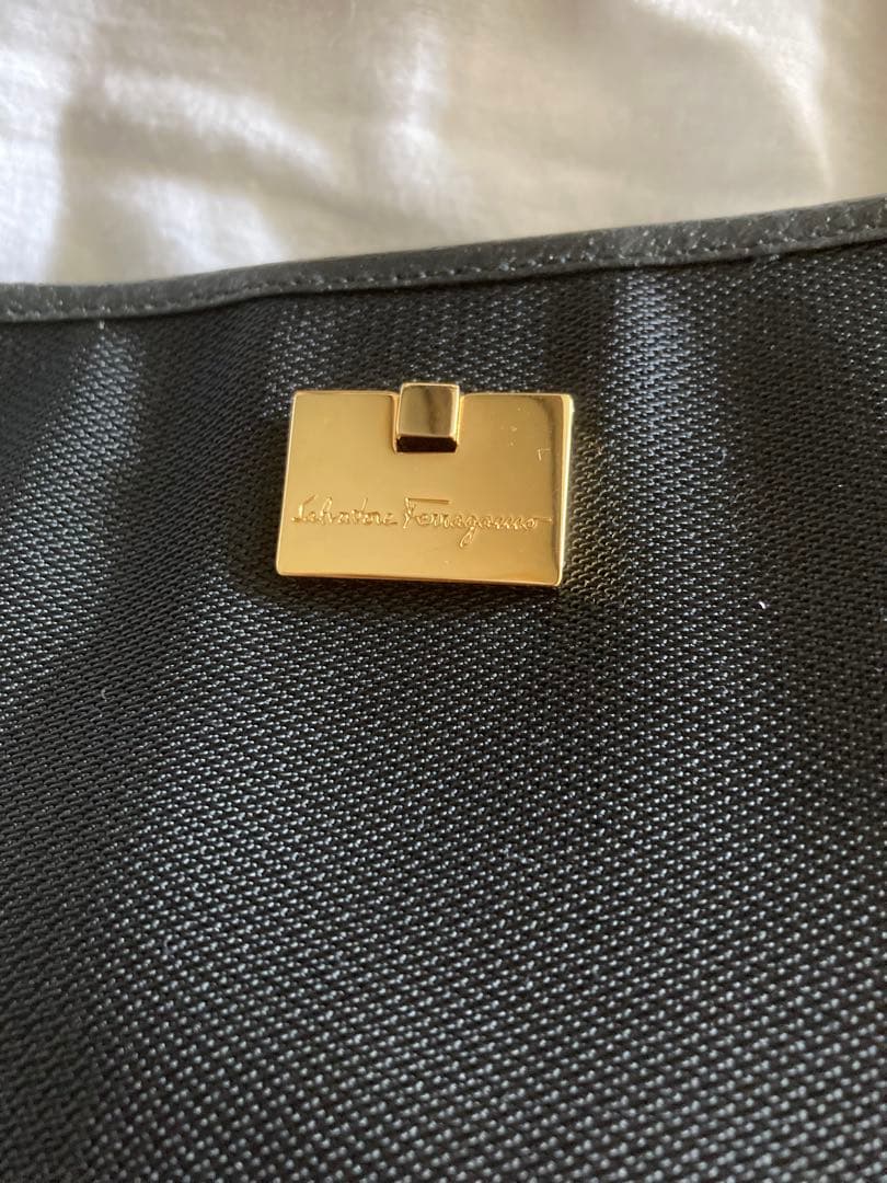 Salvatore Ferragamo ショルダーバッグ 黒BK-1899