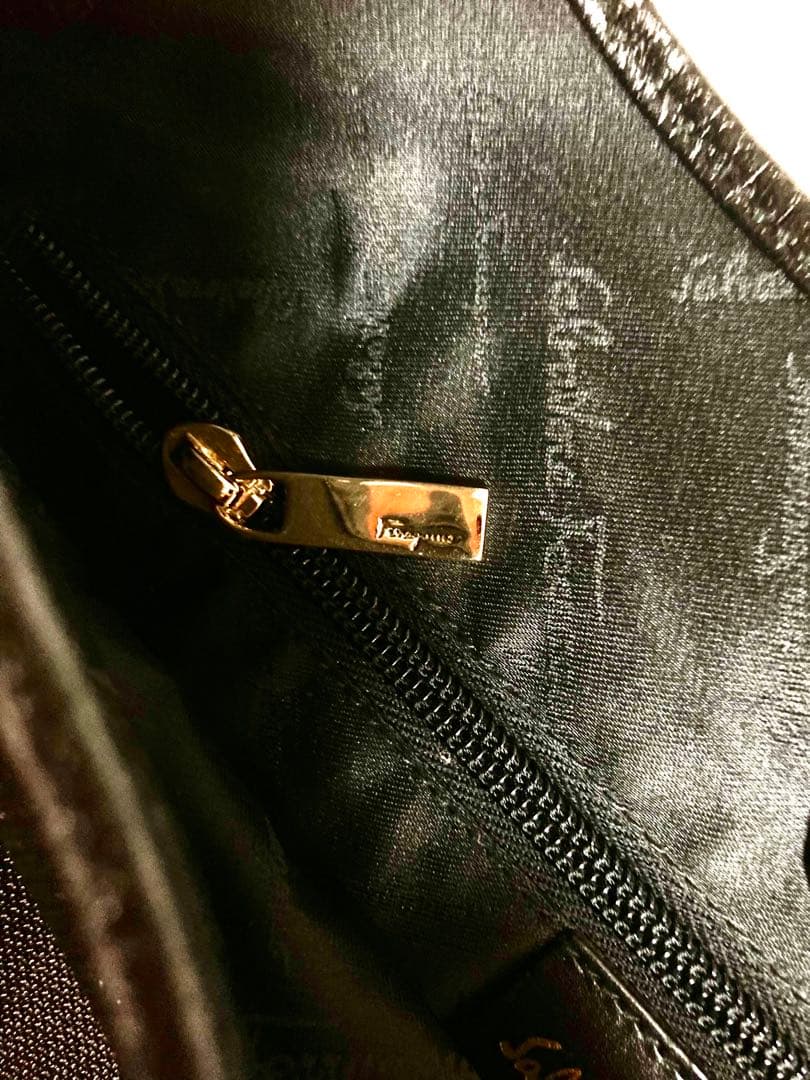 Salvatore Ferragamo ショルダーバッグ 黒BK-1899