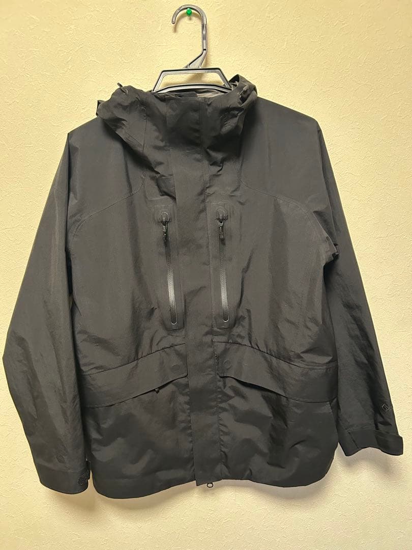DESCENTE ゴアテックスシェルジャケット