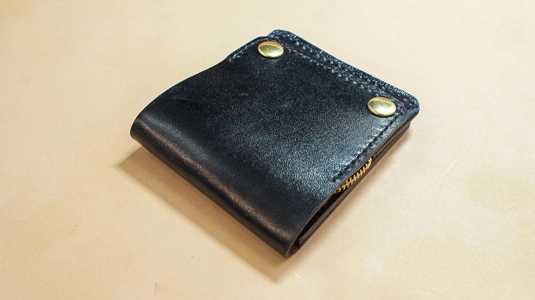 スマートトラッカーウォレット　タンニン鞣し　ブラック　茶芯　馬革手縫い