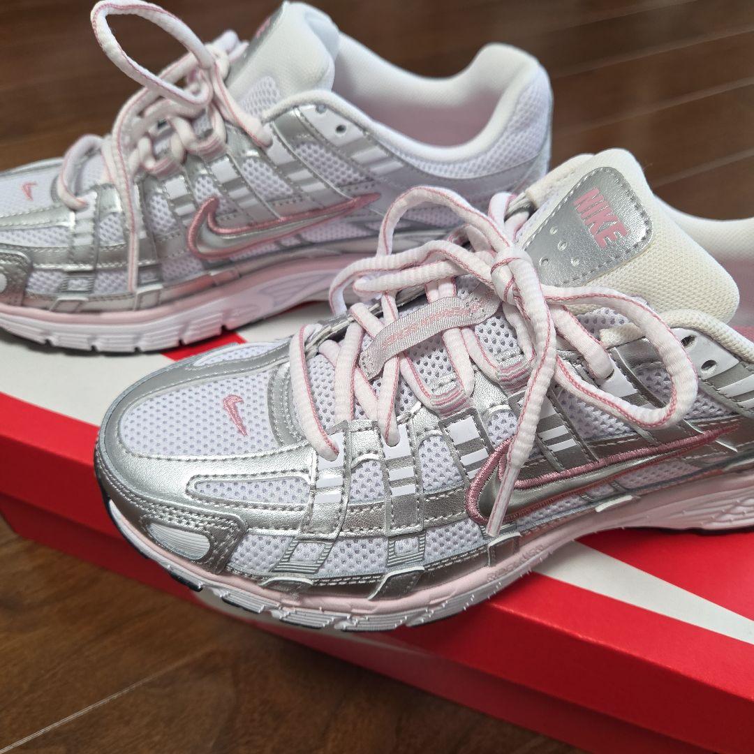 NIKE P-6000　シューズ シルバー/ピンク　ドアーズ　トゥモローランド