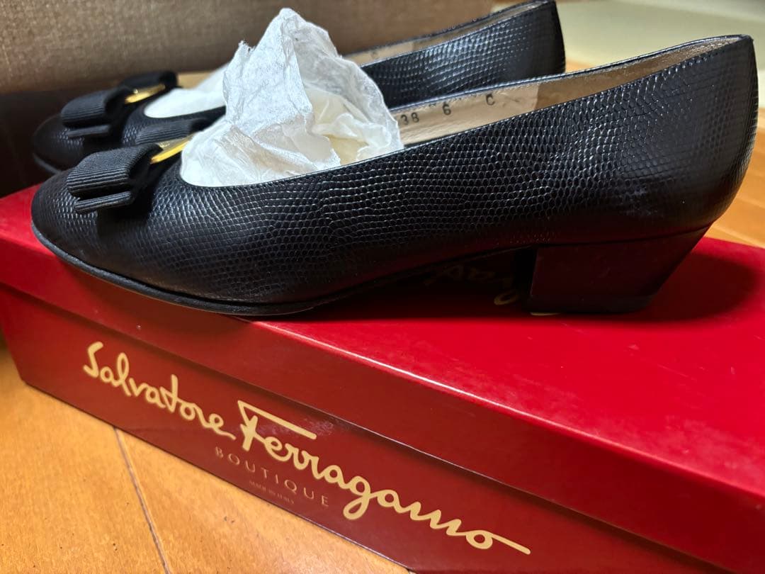 Salvatore Ferragamo リボンシューズ