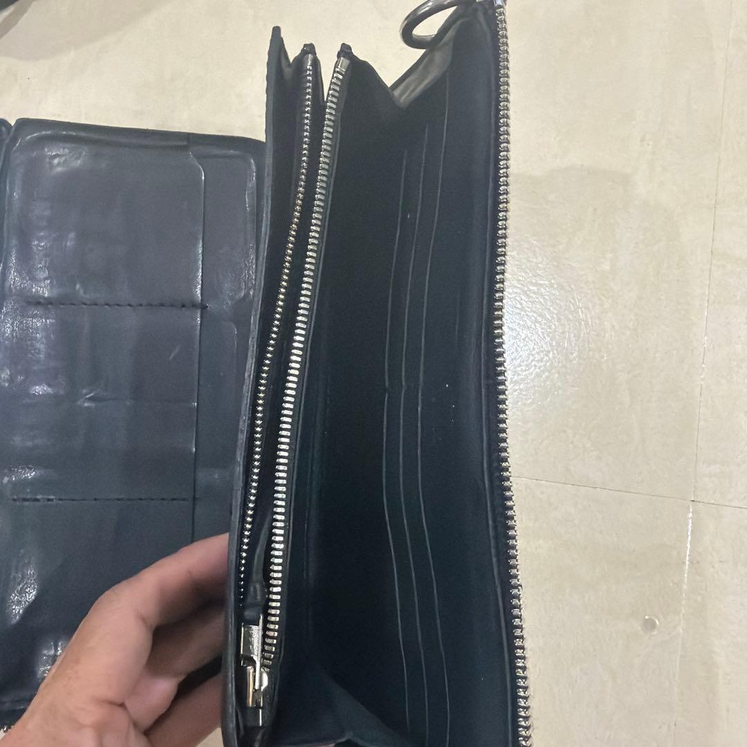 黒レザー ジッパー長財布 レッドムーン