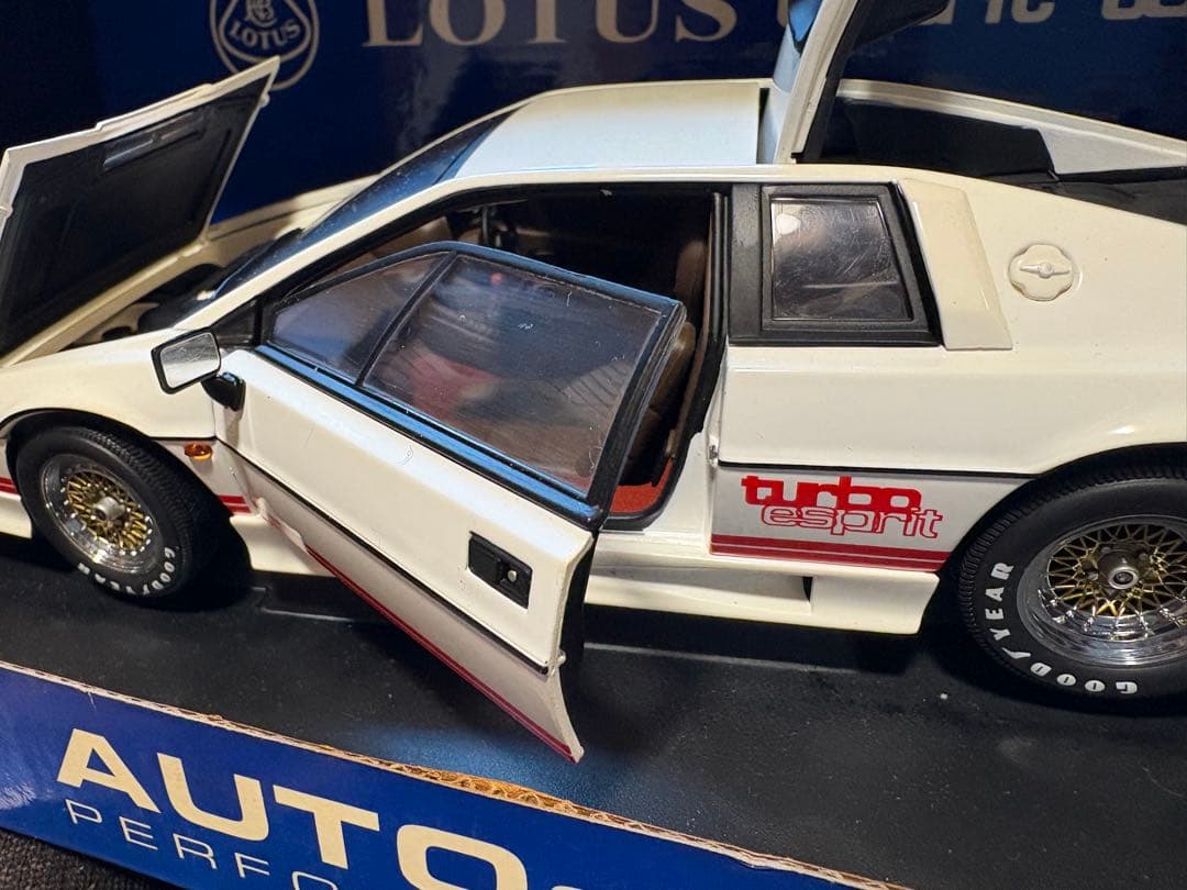 に*ー様 AUTOart Lotus Esprit Turbo ホワイト