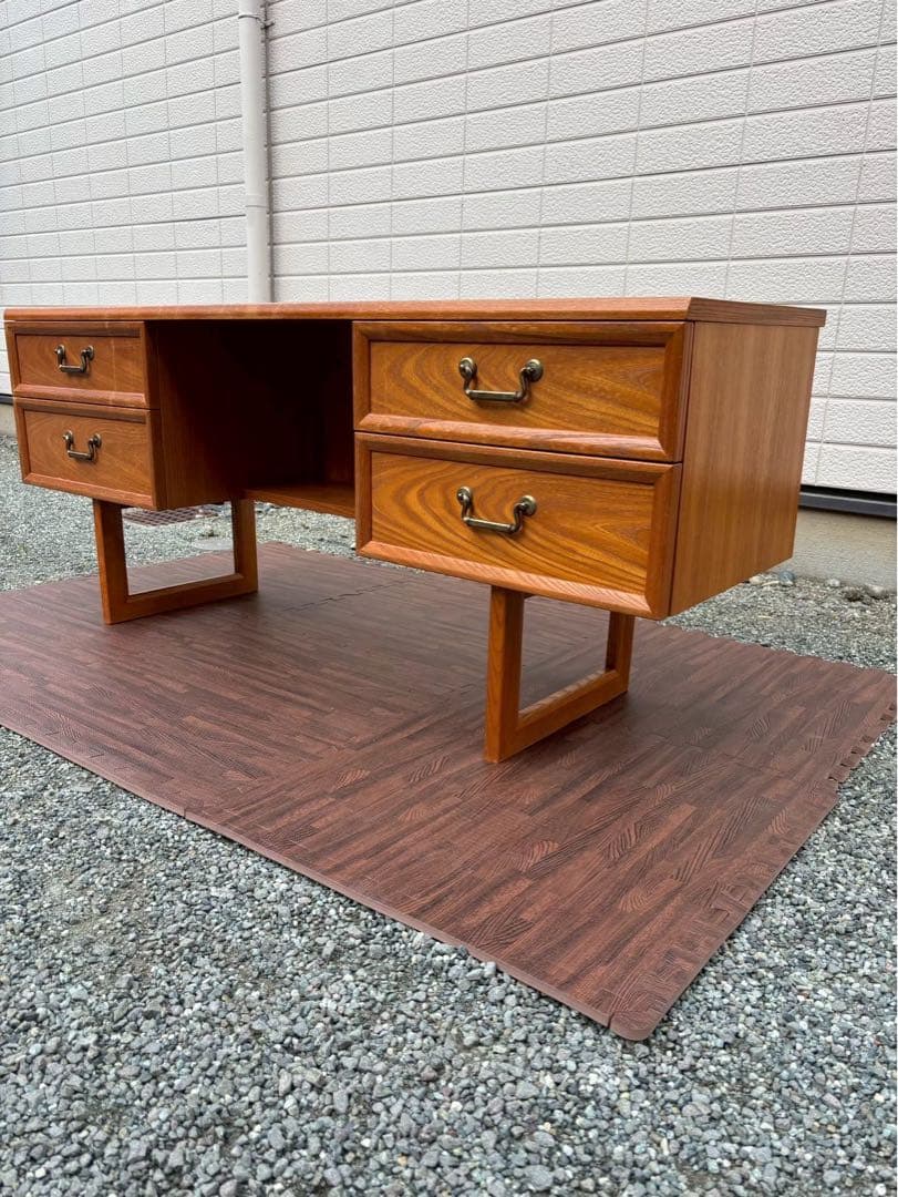 超レア！G PLAN ミッドセンチュリーデスク・ドレッサー・鏡付き