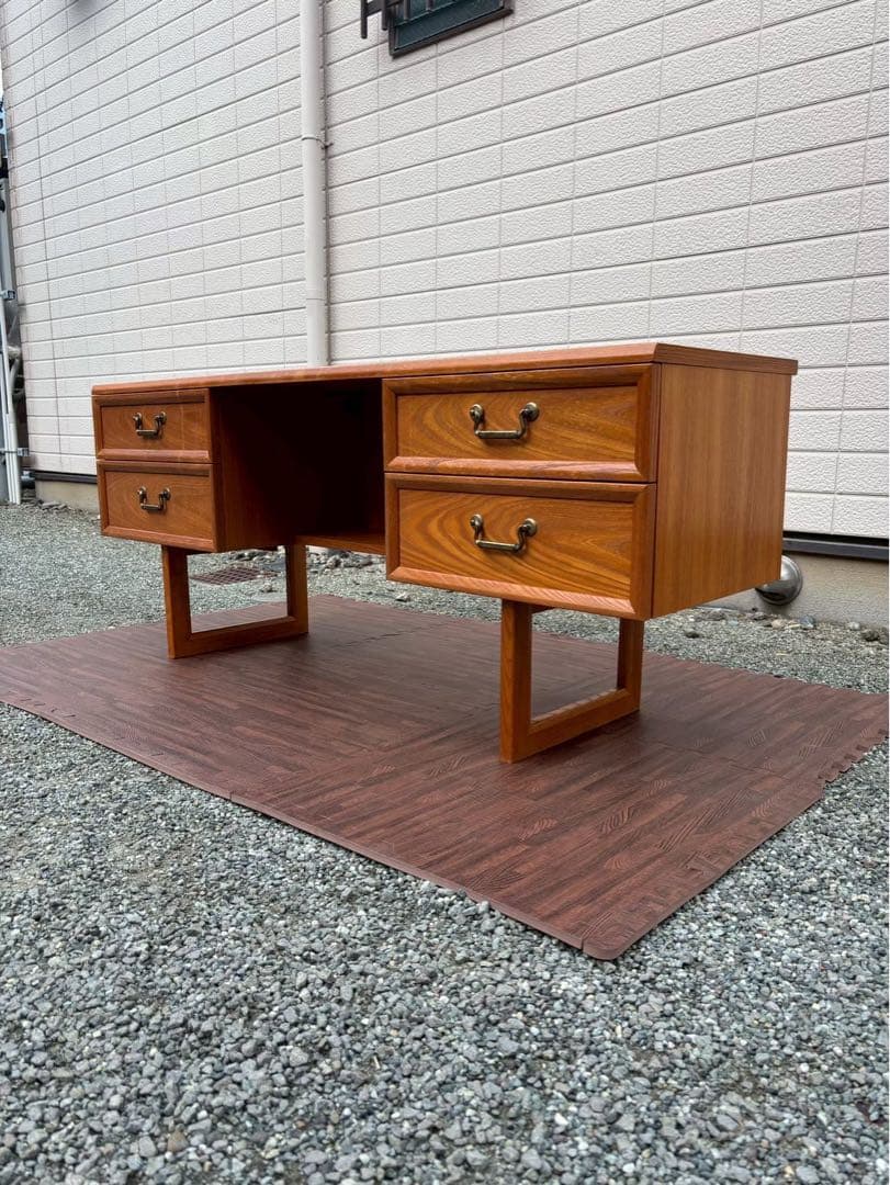 超レア！G PLAN ミッドセンチュリーデスク・ドレッサー・鏡付き
