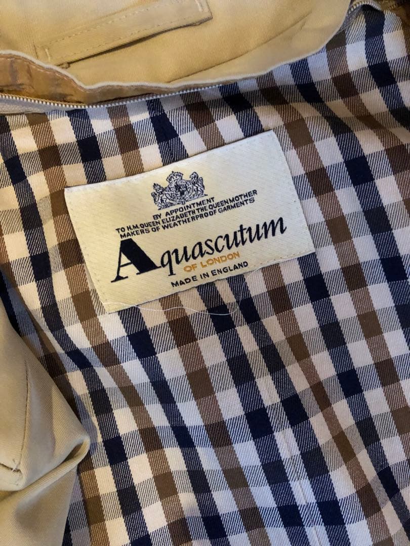 Aquascutum オフホワイト サイズ38 ライナー欠品　着丈修正ずみ