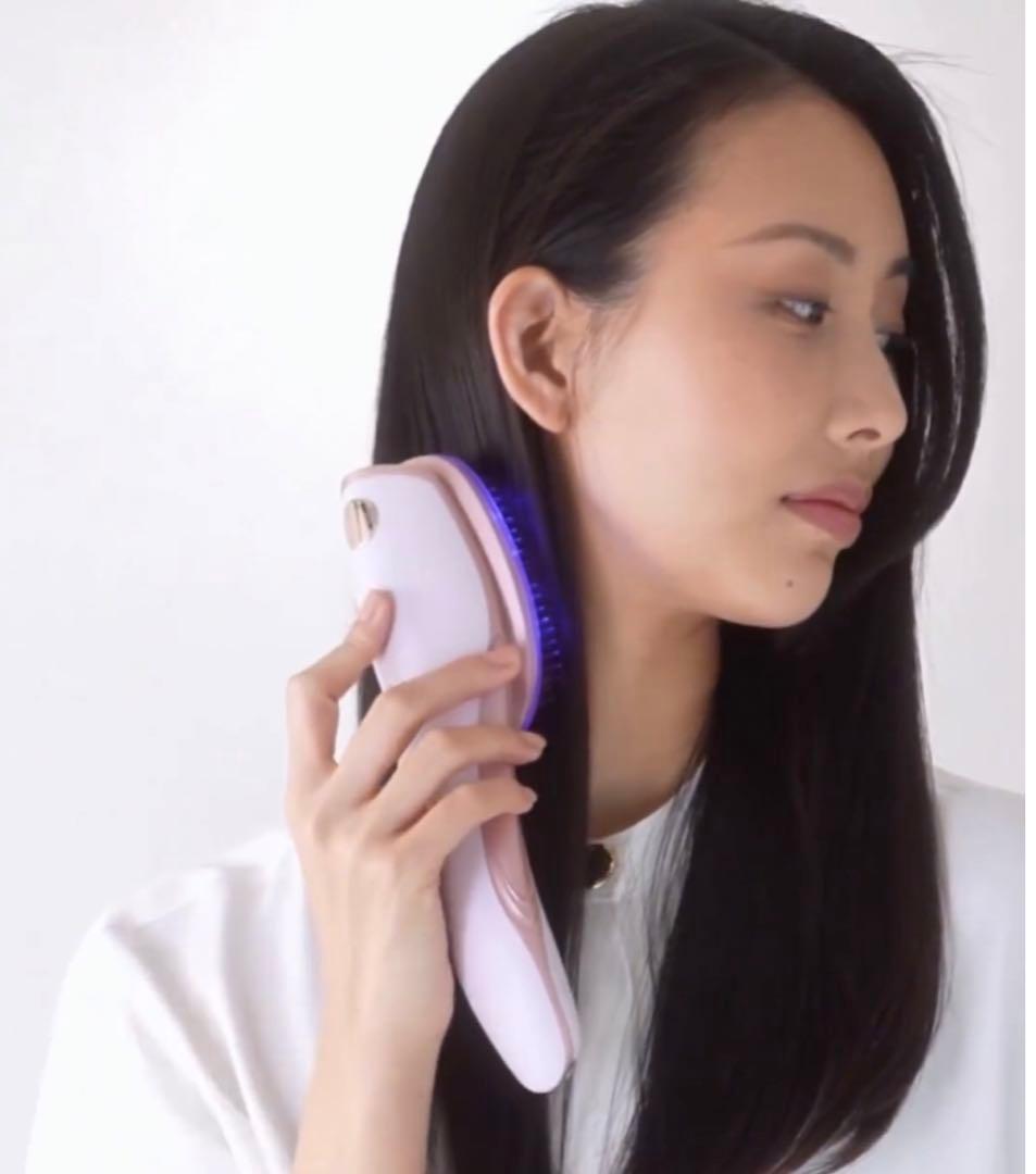 CHOUCHOU × ELLE スタイリストイオングロウブラシ 赤色青色LED