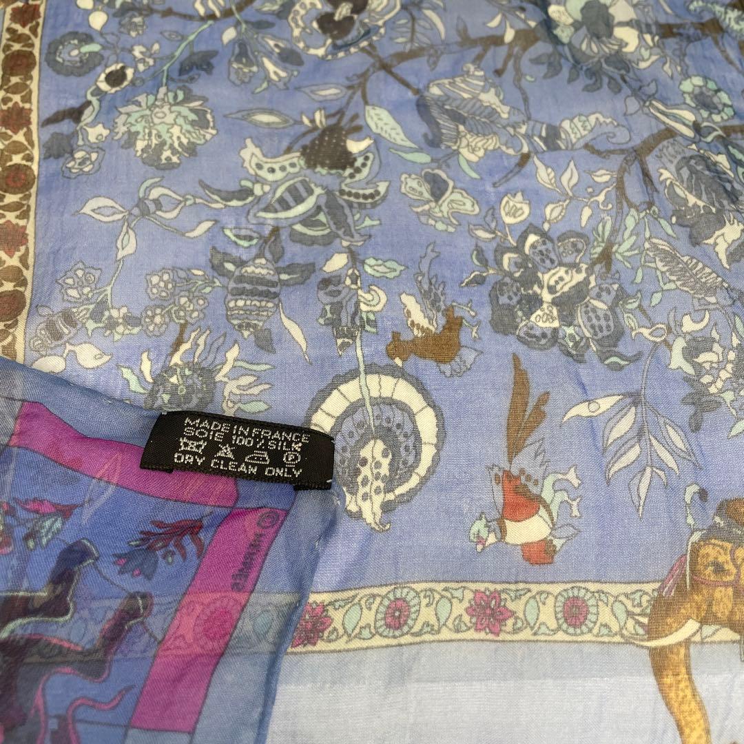 エルメス　HERMES シルクスカーフ 花と動物のモチーフ