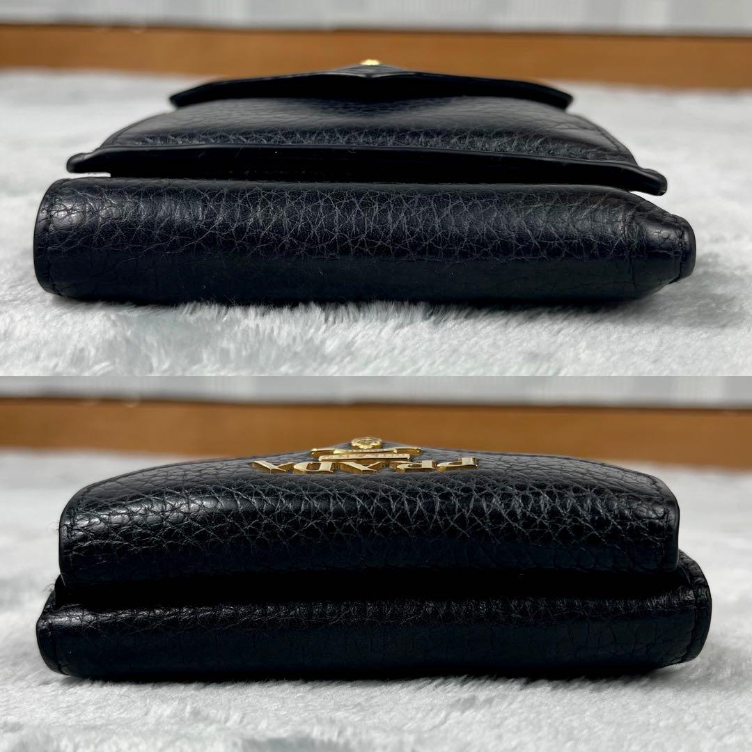 Prada プラダ ヴィッテロダイノ シボ 革 レター型 三つ折り財布 黒