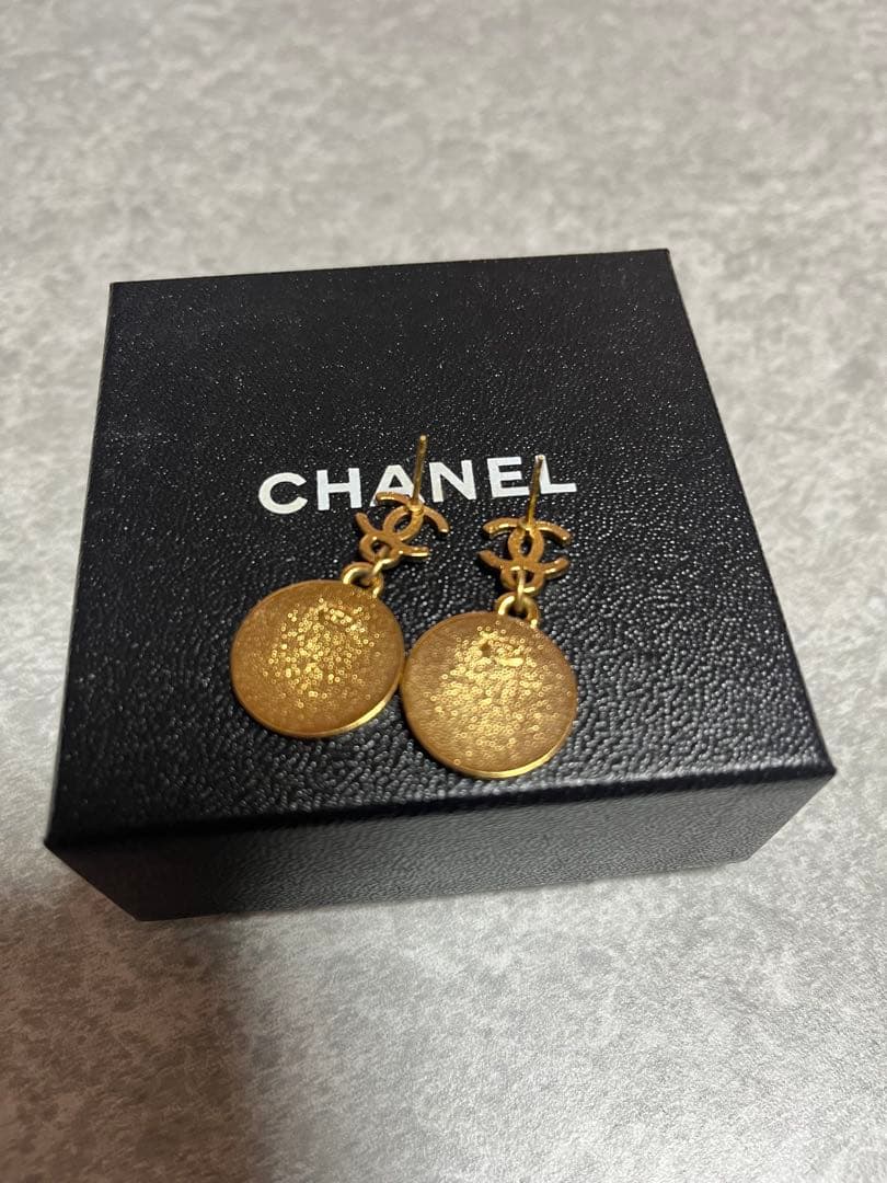 CHANEL スター　ココシャネル ピアスゴールド