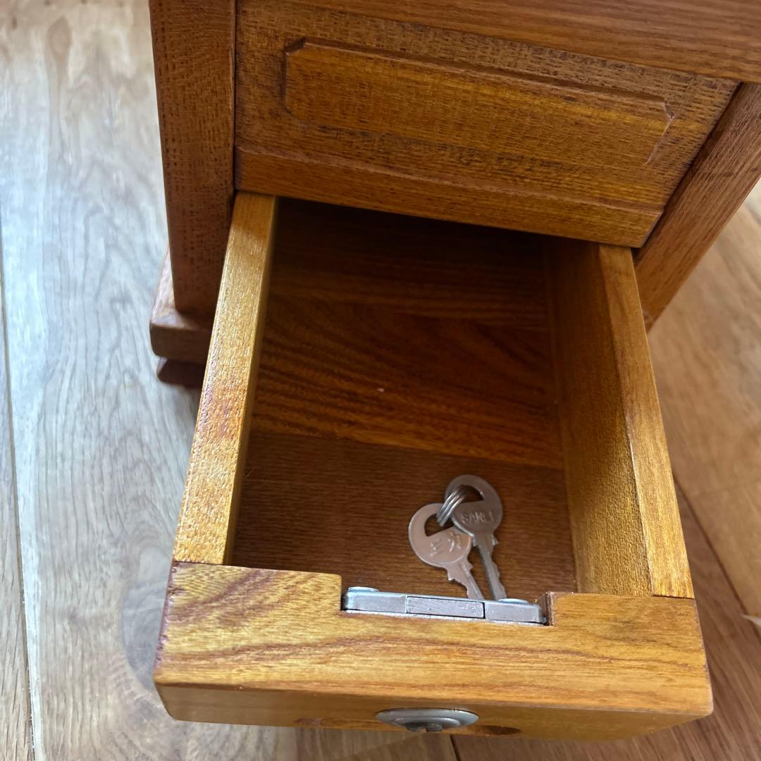 おそらく新品　賽銭箱　カギ付き