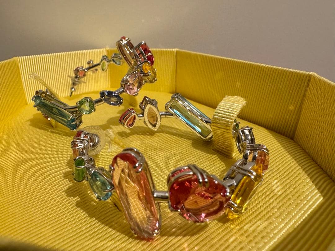 け*授様 スワロフスキー gema フープ　ピアス　マルチカラー