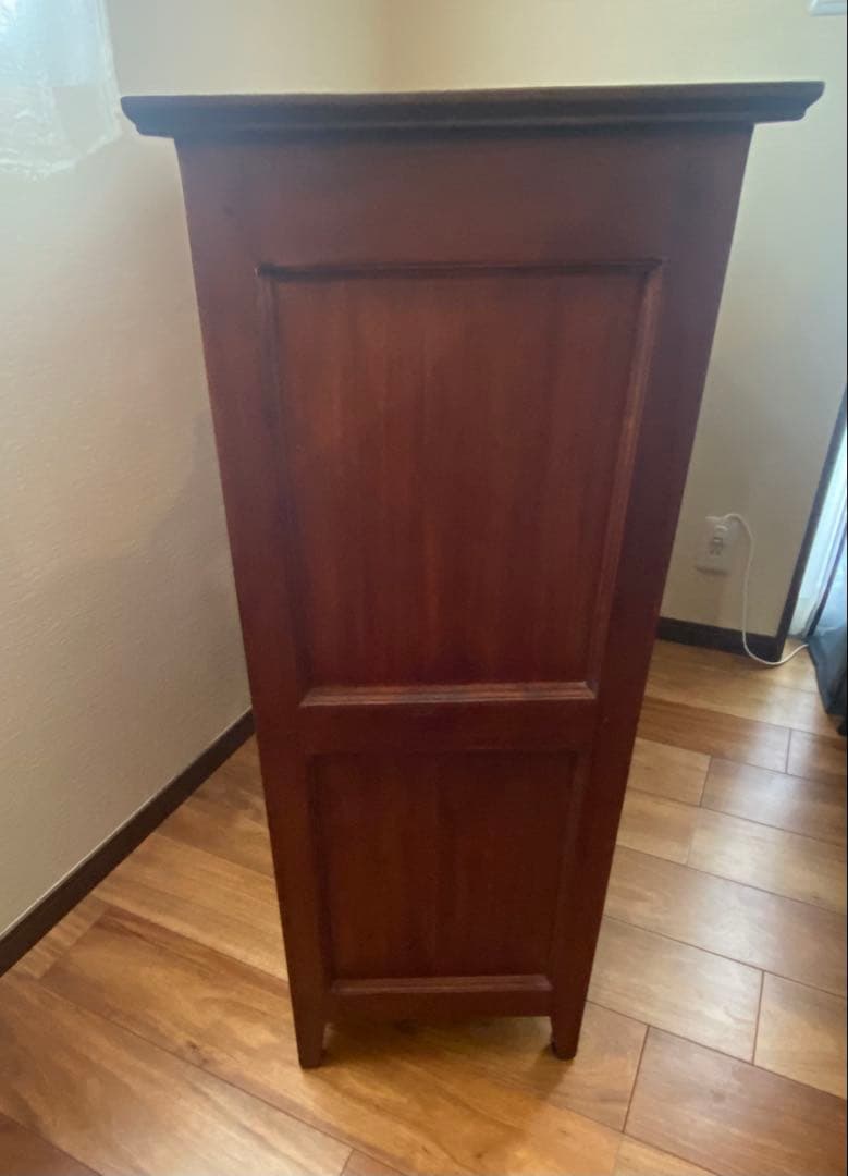 【送料込み】マホガニーのアンティーク調チェスト