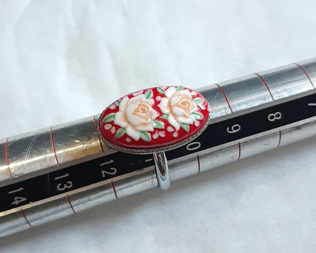 指輪　約11号　TOSHIKANE　有田焼　薔薇　赤　リング　ring　Gr11