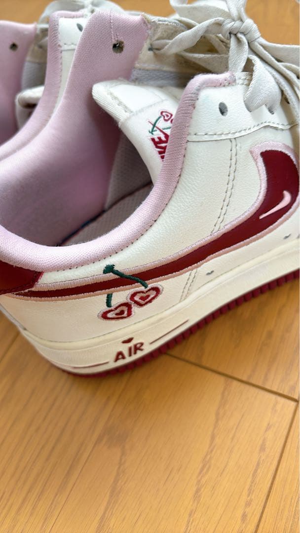 Nike Air Force 1 バレンタイン限定デザイン