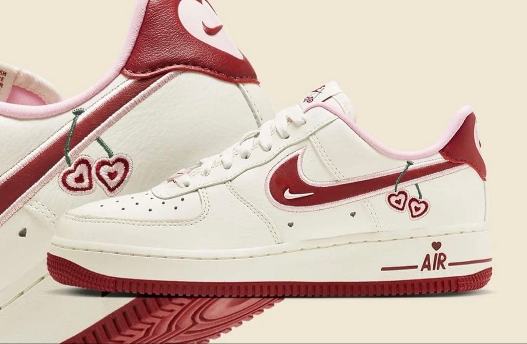 Nike Air Force 1 バレンタイン限定デザイン
