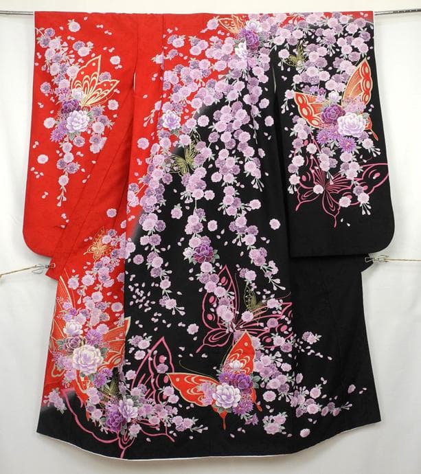 七五三やお祝い着 四つ身 ７歳 女の子 振袖 着物 赤黒色系4515【中古】