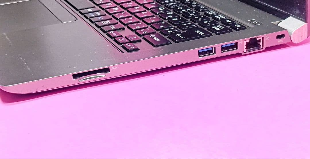 お買い得‼️2019年製✨SSD256✨第8世代✨8GB✨カメラ付ノートパソコン