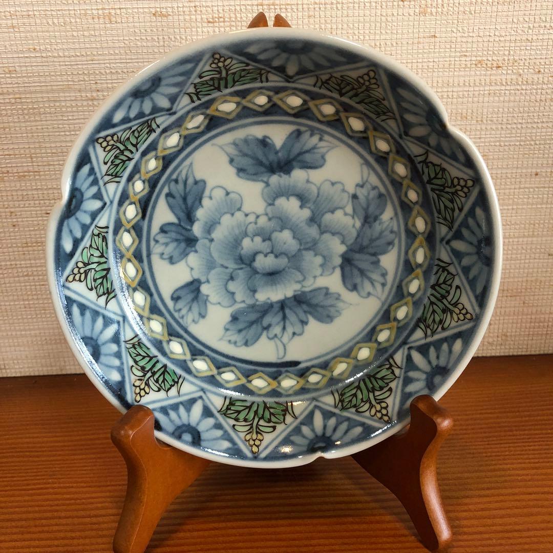 有田焼　六代走波　染錦 牡丹小花文 五寸皿