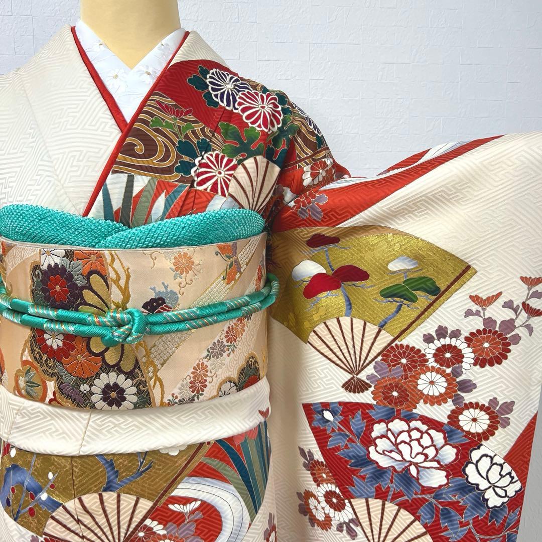 472 振袖フルセット 正絹 クリーム オフホワイト 赤 金彩 駒刺繍