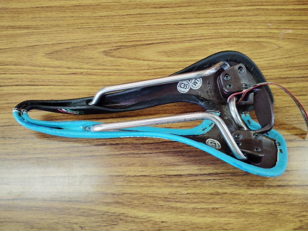 Selle SMP Forma Limited Edition サドル