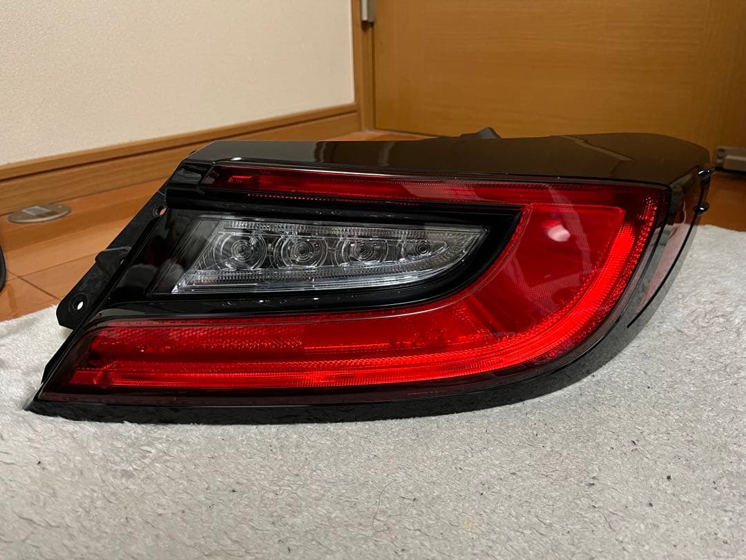 GR86 LEDテールランプ 赤/クリア