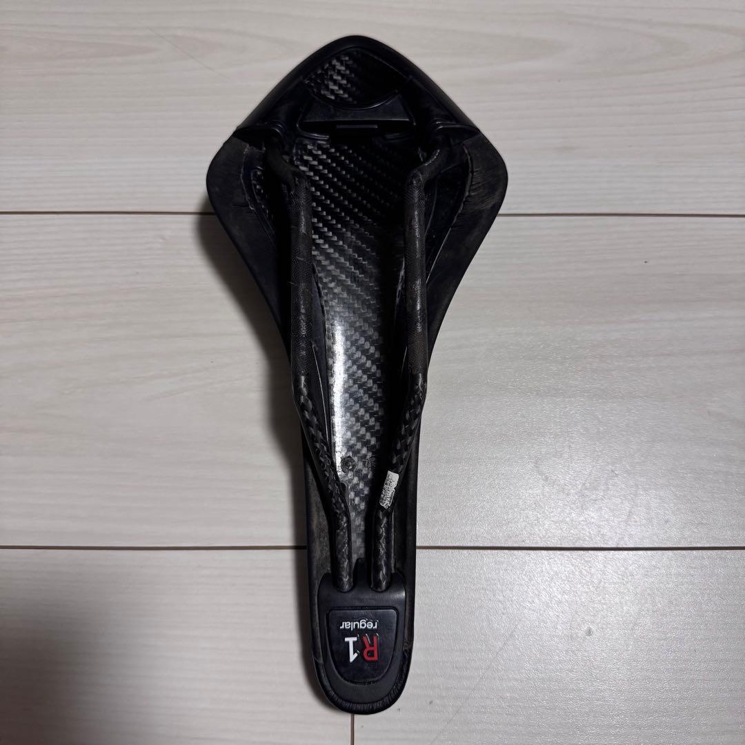 ARIONE R1 Regular フィジーク アリオネ R1 カーボン