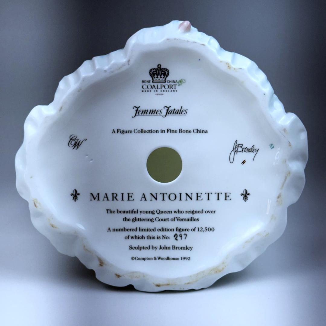 コールポート Coalport マリー・アントワネット フィギュリン 置物