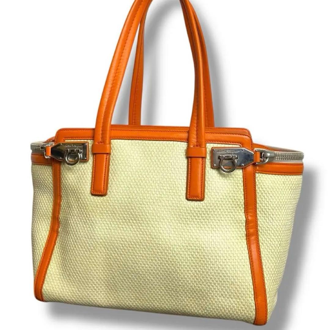 フェラガモ　トートバッグ　キャンバス×レザー　ガンチーニ　オレンジ　アリアナ