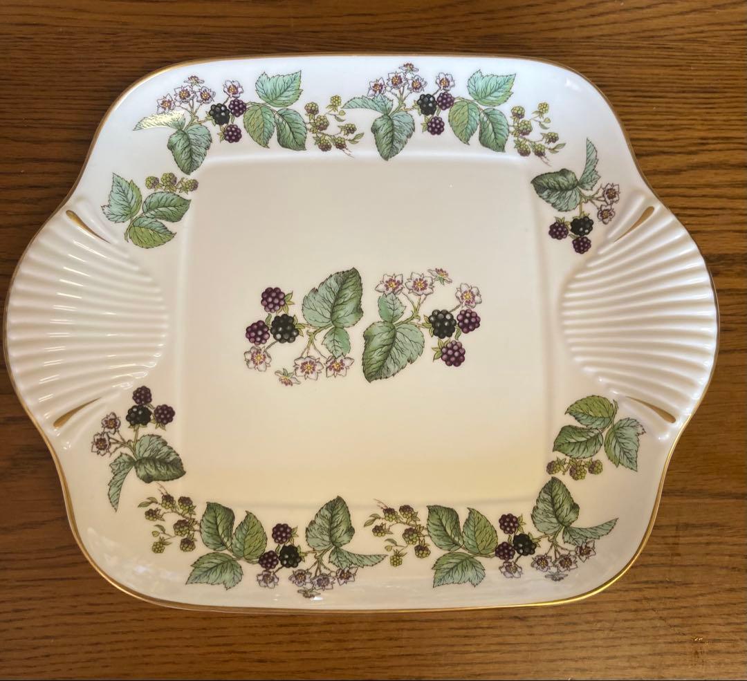 ロイヤルウースターラビニアなの四角皿