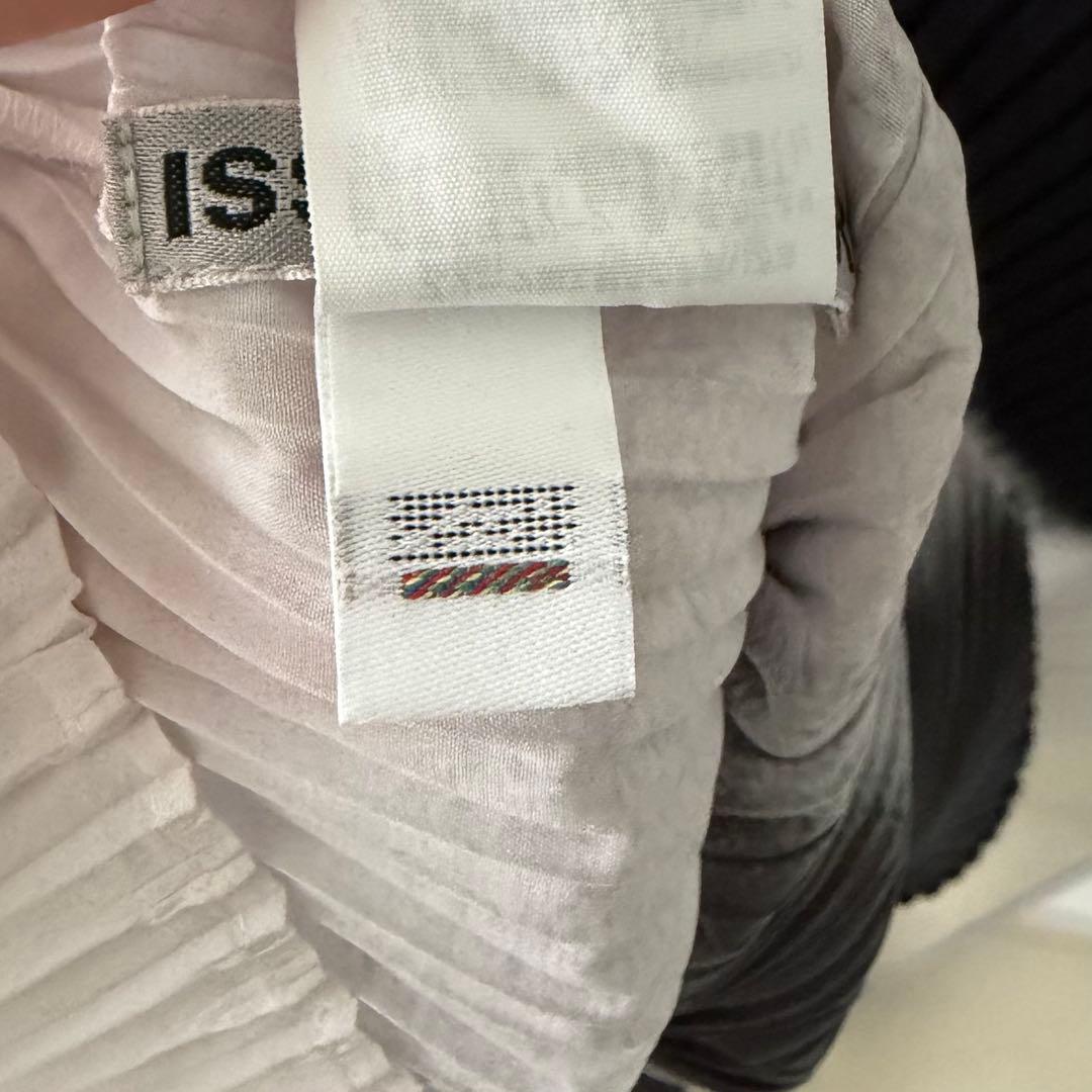 【てぃ】イッセイミヤケ shadow study tops トップス