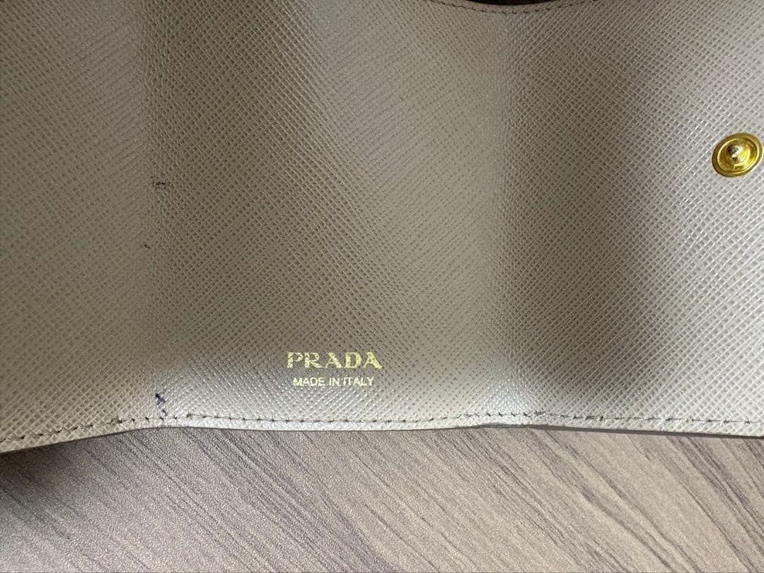 【タイムセール】プラダ　サフィアーノ　三つ折り　PRADA
