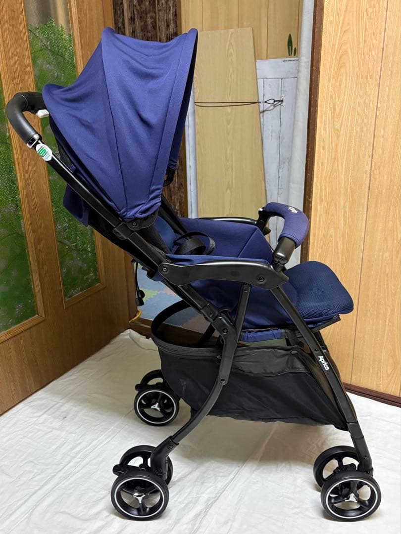 アップリカ クルリー ベビーカー 横スライド 超美品 軽量 替えシート付 清掃済