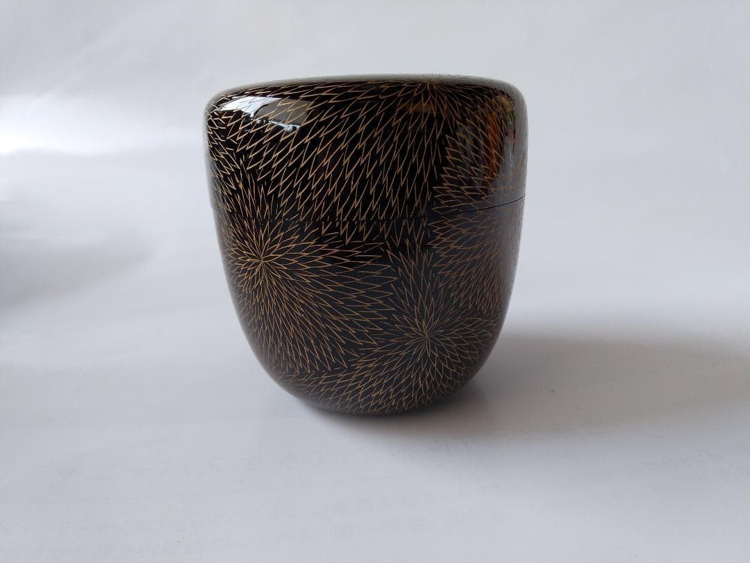 輪島塗 棗 新田義明 作 金彩 彫菊詰 棗 共箱 共布 漆器 漆芸 茶道具 美品