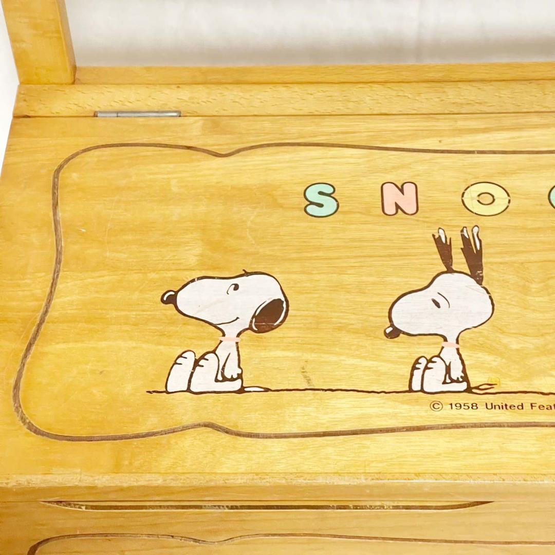 希少 スヌーピー ウッドチェア 収納付き サンリオ　ディズニー