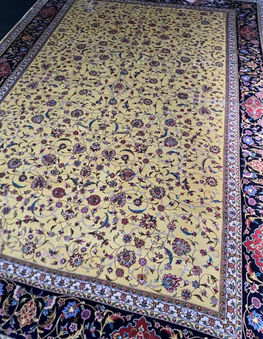 ペルシャ絨毯 イラン クム産　シルク100% 手編み　289万ノット　超特大判