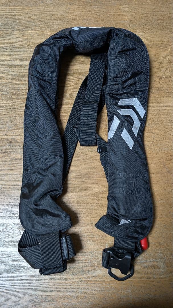 Daiwa DP-2606 自動膨張式ライフジャケット ブラック 桜マーク