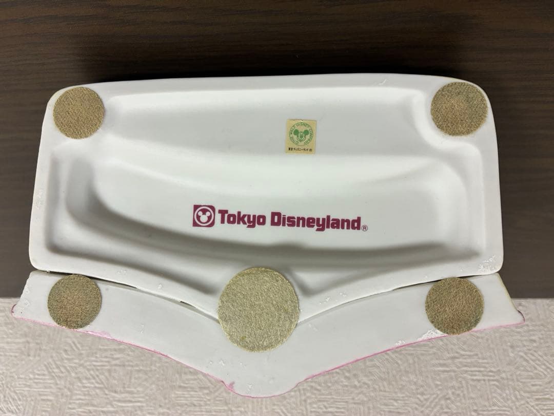 東京ディズニーランド　不思議の国のアリス　陶器　置物
