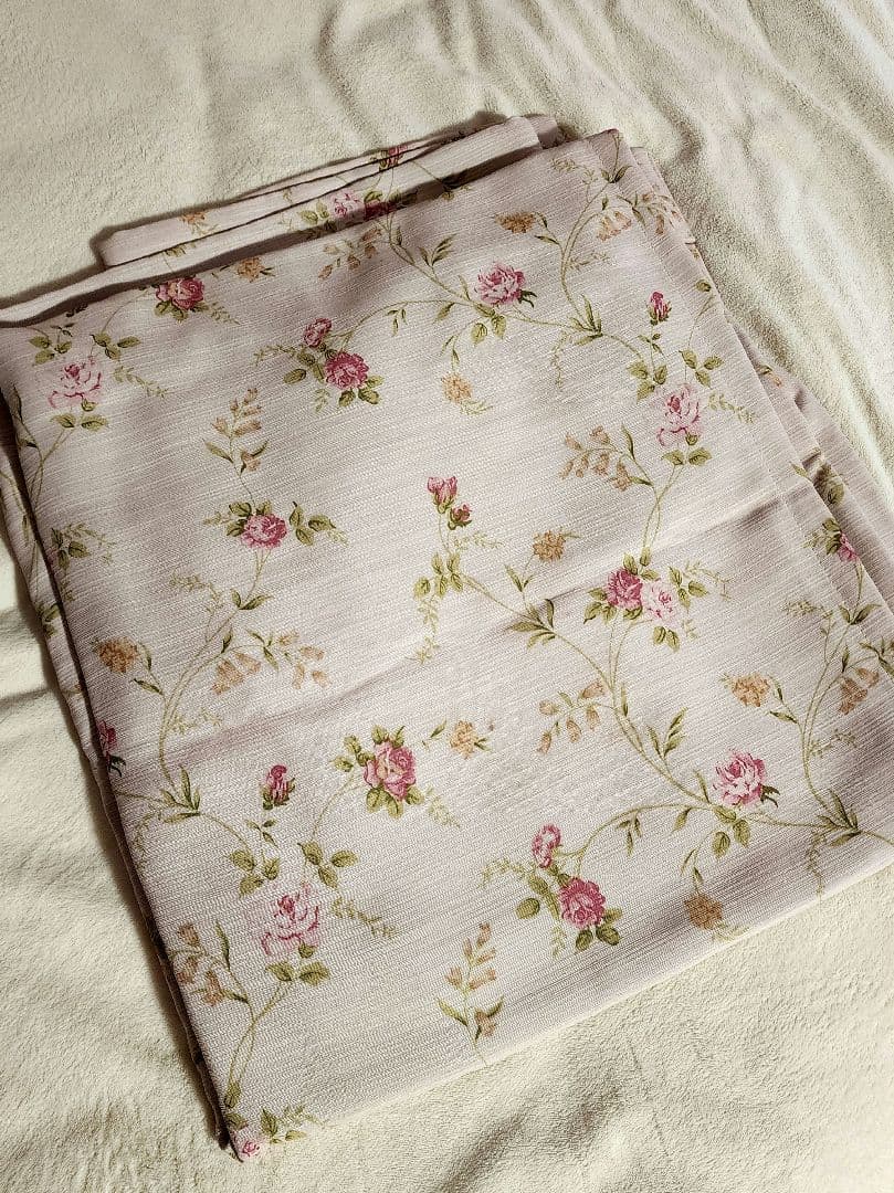 花柄 遮光カーテン 薄いピンク