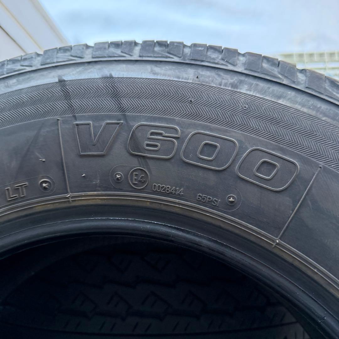 NV 350①195/80R15 107/105LTブリヂストン夏タイヤ