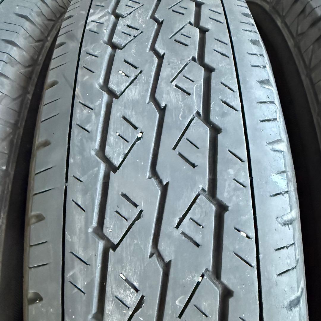 NV 350①195/80R15 107/105LTブリヂストン夏タイヤ