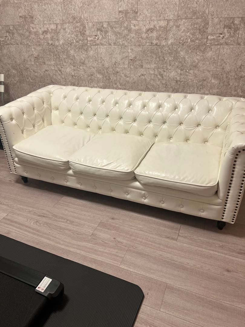 ホワイト合成皮革3人掛けソファ