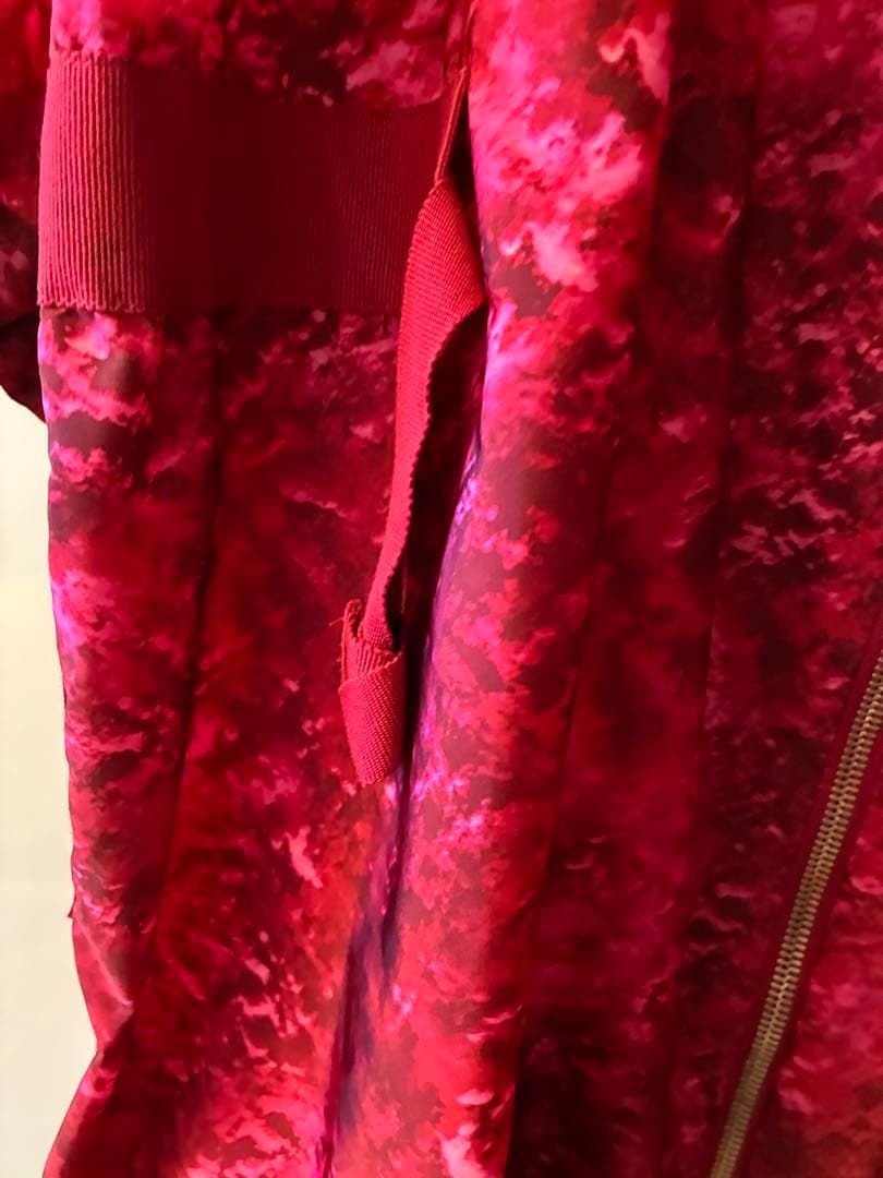 モンクレールガムルージュ　フード付きナイロンコート