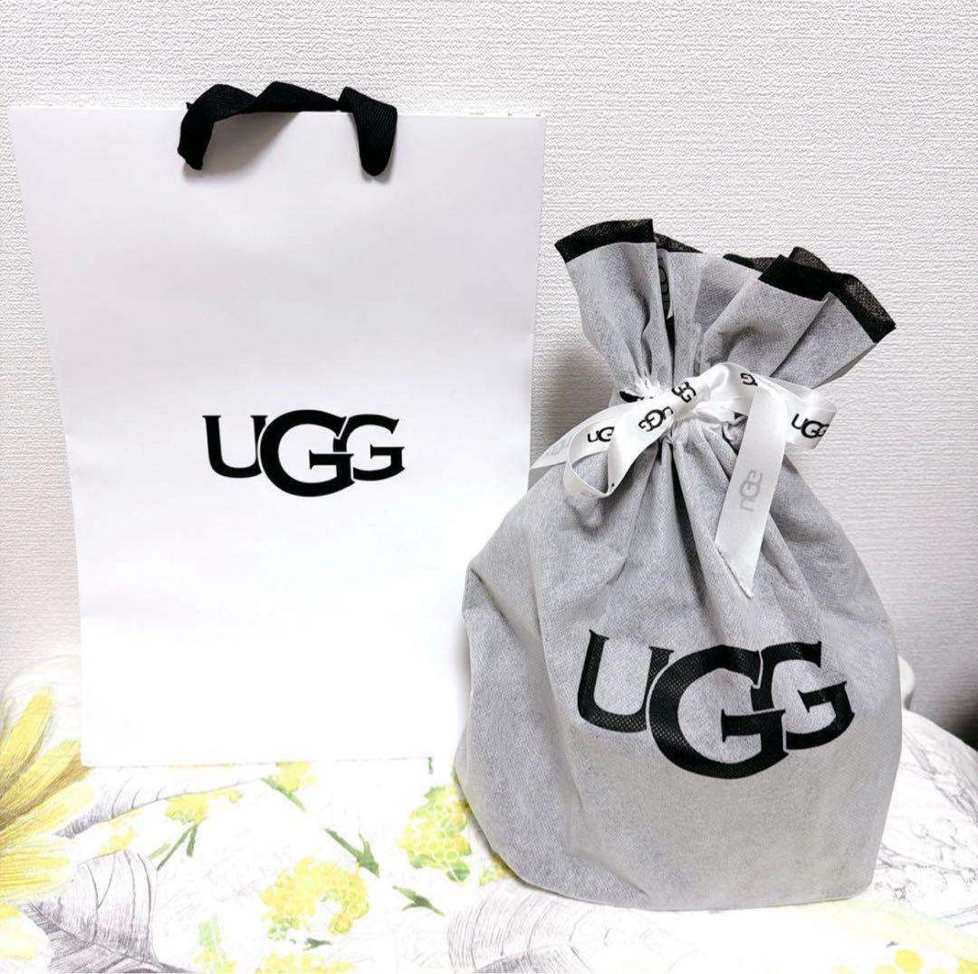 未開封　ギフトラッピング付きUGG 今季完売品　シープスキン イヤーマフブラック