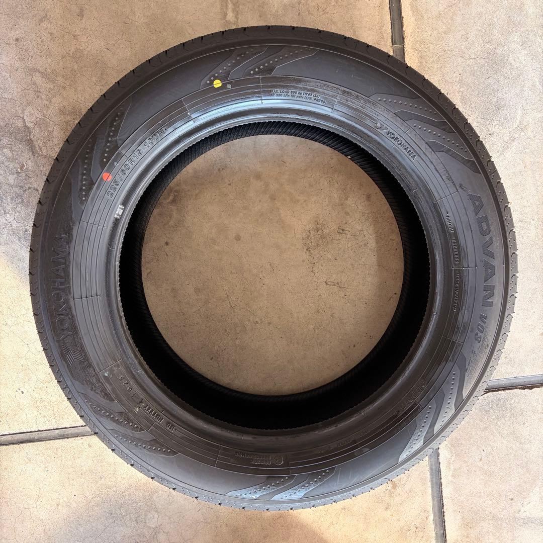 新車外し！25年★アルファード40系純正タイヤ　ヨコハマ　225/60R18★