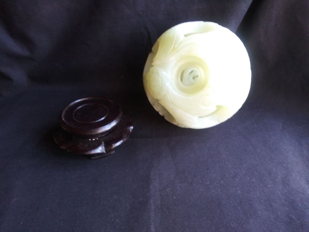 岫玉　多層球(7層)　中国工芸品　置物　NO.441