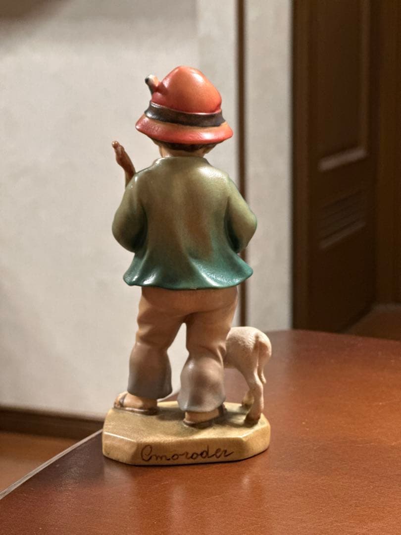 イタリア　Conrad Moroder社　木彫り人形　 写真追加しました