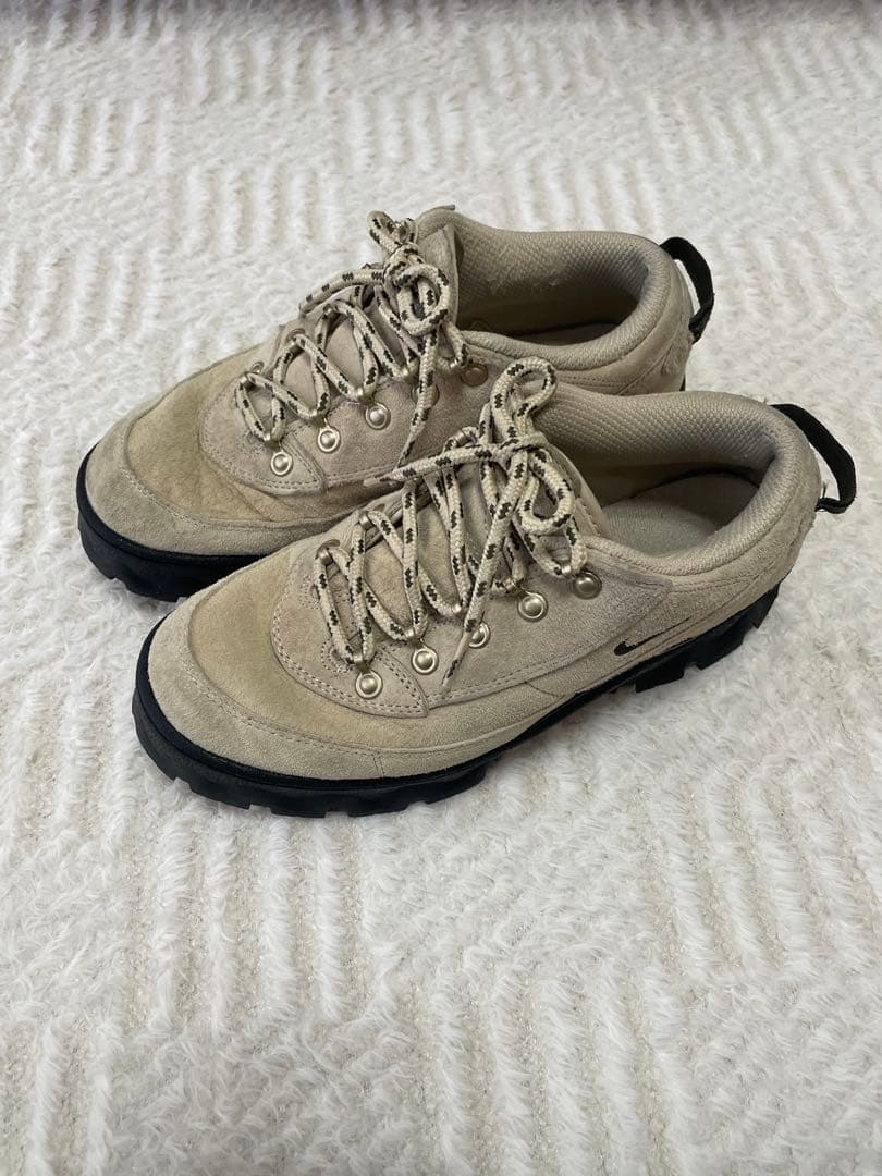 Nike lahar low ラハールロー ウィメンズ 24.5